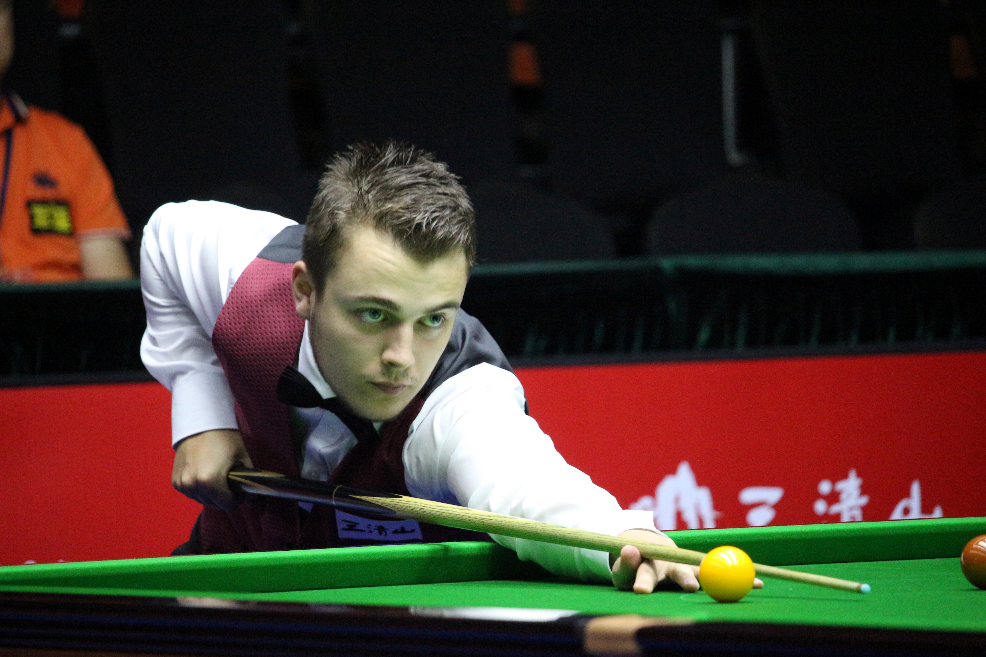 次采访中提 次采访中提